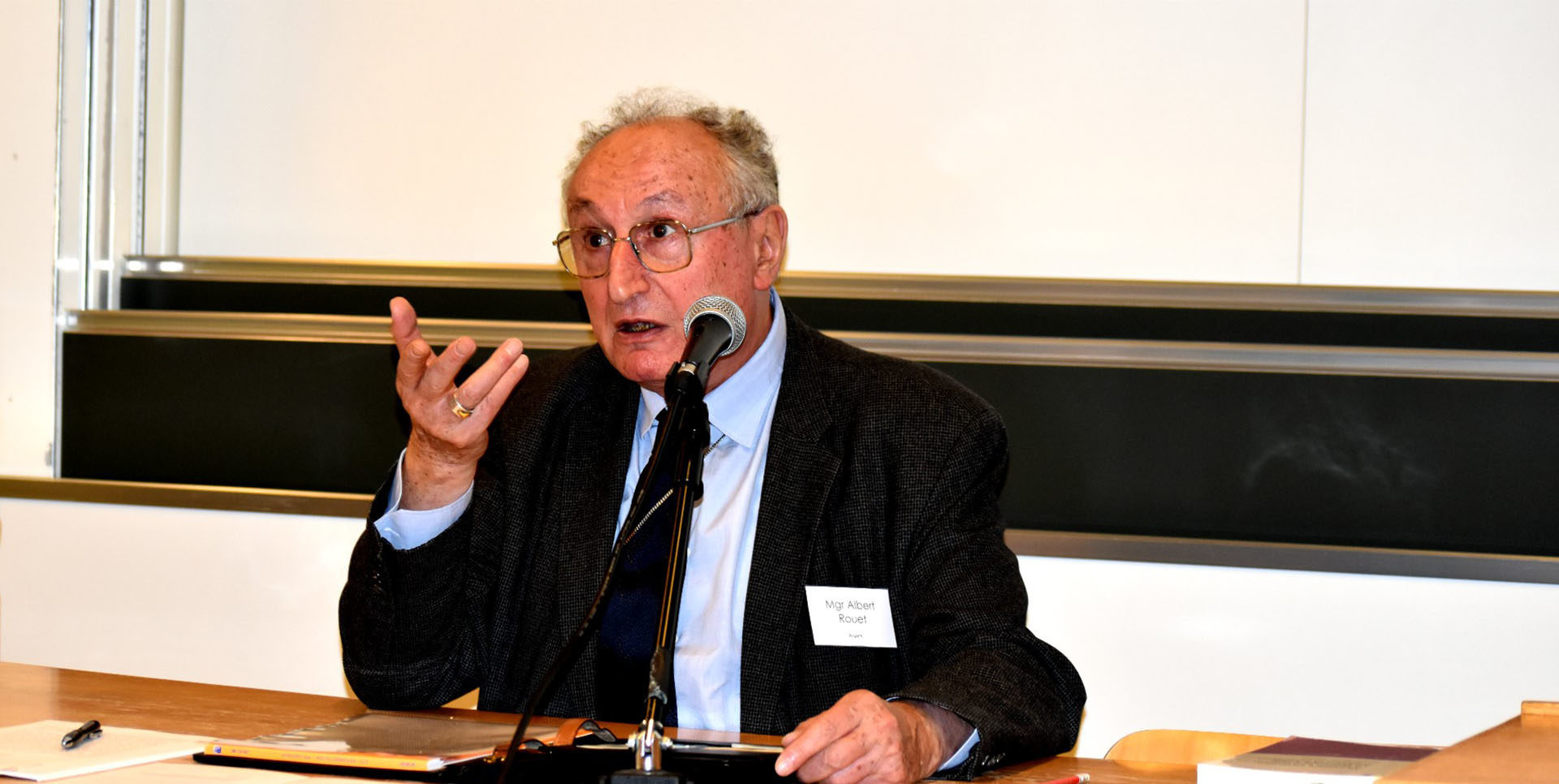 Mgr Albert Rouet, archevêque émérite de Poitiers, tête d'affiche du 11ème Forum «Fribourg Eglise dans le monde» | © Jacques Berset