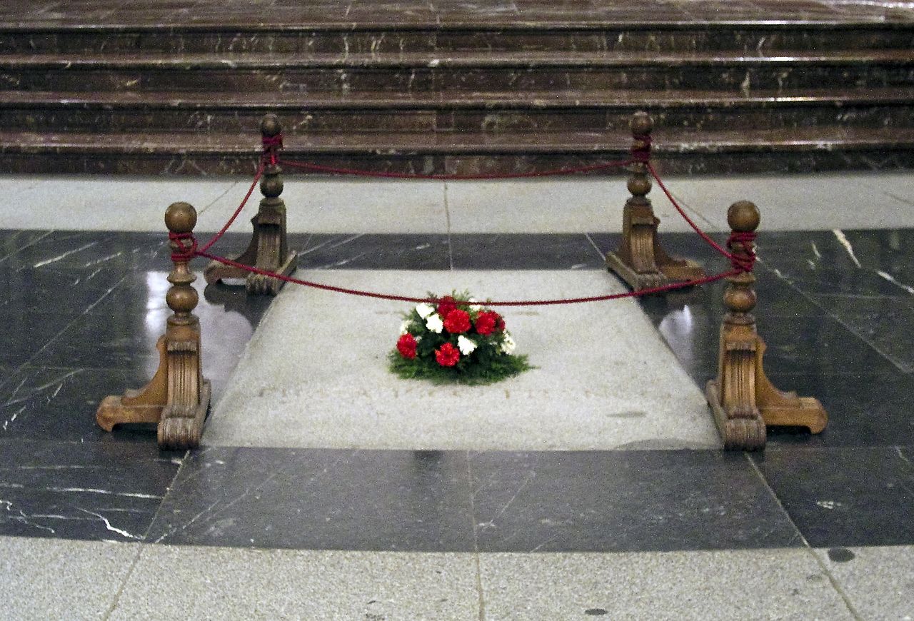 La tombe du dictateur Francisco Franco dans la basilique de la Valle de los Caidos  n'existe plus | Håkan Svensson wikipedia CC BY-SA 3.0