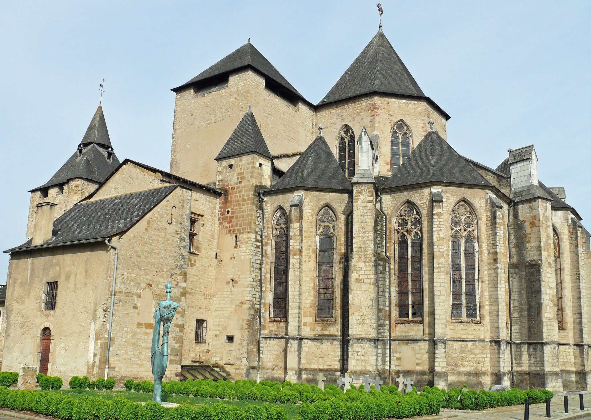 La cathédrale d'Oloron-Sainte-Marie a été attaquée à la voiture bélier et son trésor volé, dans la nuit du 3 au 4 novembre 2019 | © Mossot/Wikipédia/CC BY-SA 4.0