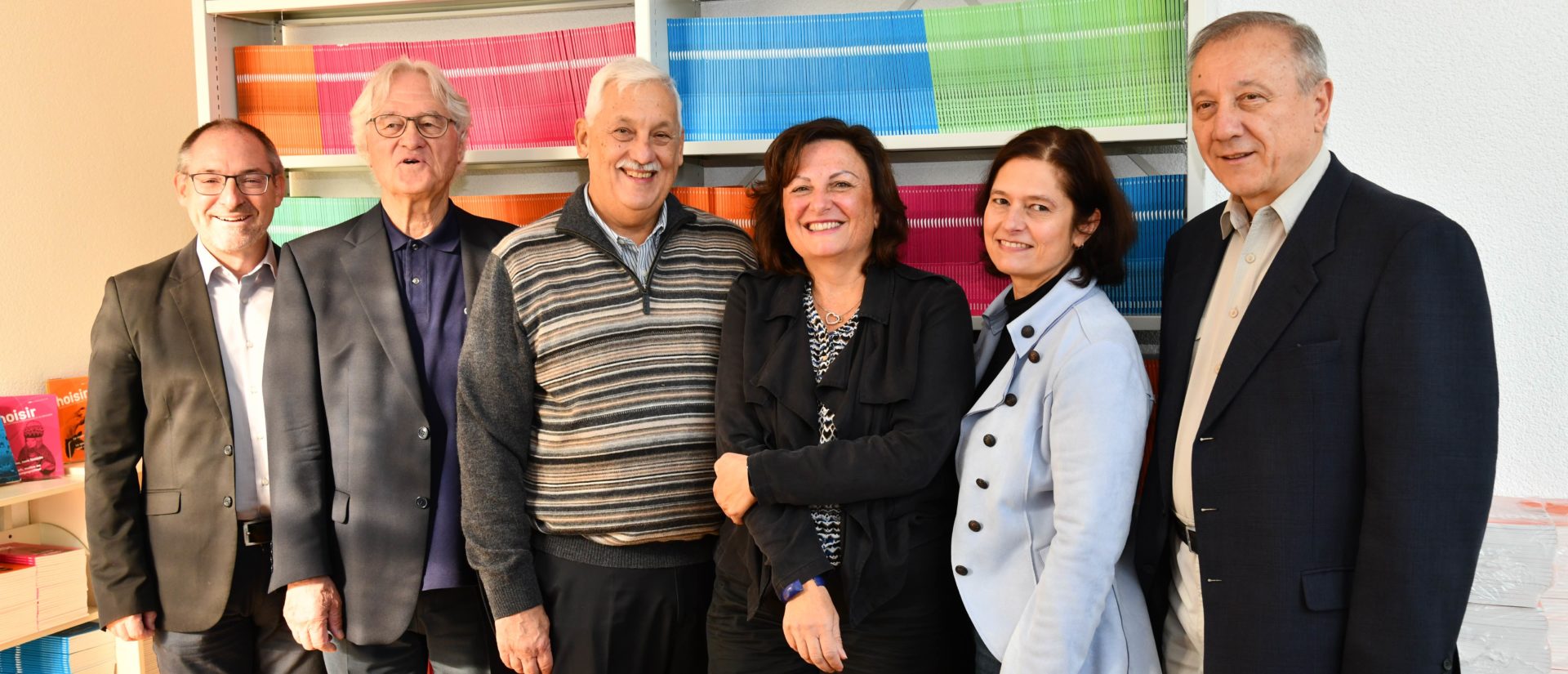 De g. à dr.: le Père Christian Rutishauser  provincial de Suisse, Pierre Emonet, Arturo Sosa, supérieur général des jésuites, Lucienne Bittar, Céline Fossati et Stjepan Kusar, documentaliste | © Choisir