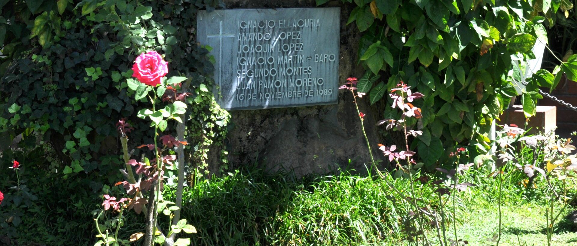 Le Jardin des Roses, à l’Université catholique centraméricaine (UCA), à San Salvador, où furent exécutés les six jésuites  | © Jacques Berset