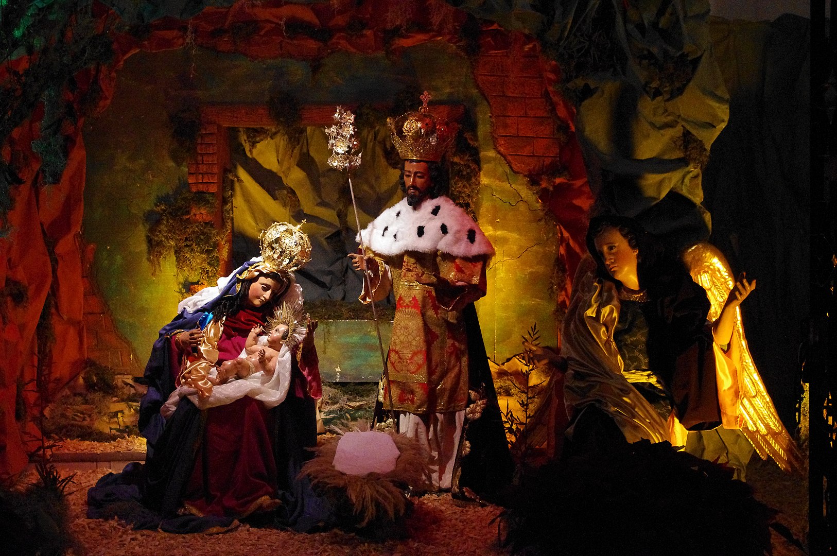 Marie mit au monde son fils premier-né, elle l’emmaillota et le coucha dans une mangeoire (Luc 2,7). Scène de la Nativité, crèche de Noël, cathédrale d'Antigua, Guatemala | © Ericwaltr - CC BY-SA 3.0