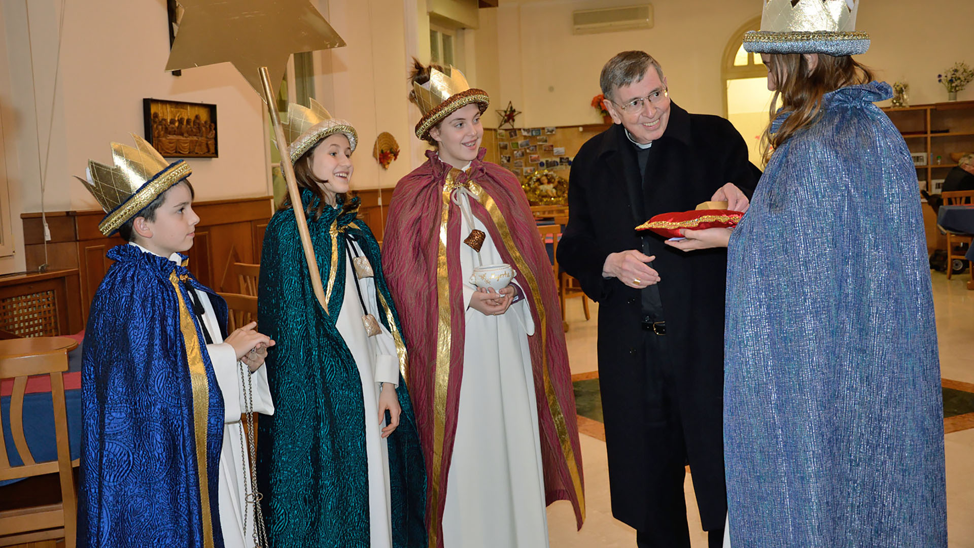 Leonard, Lilly, Gioia et Olivia ont rencontré le cardinal Kurt Koch | © Missio
