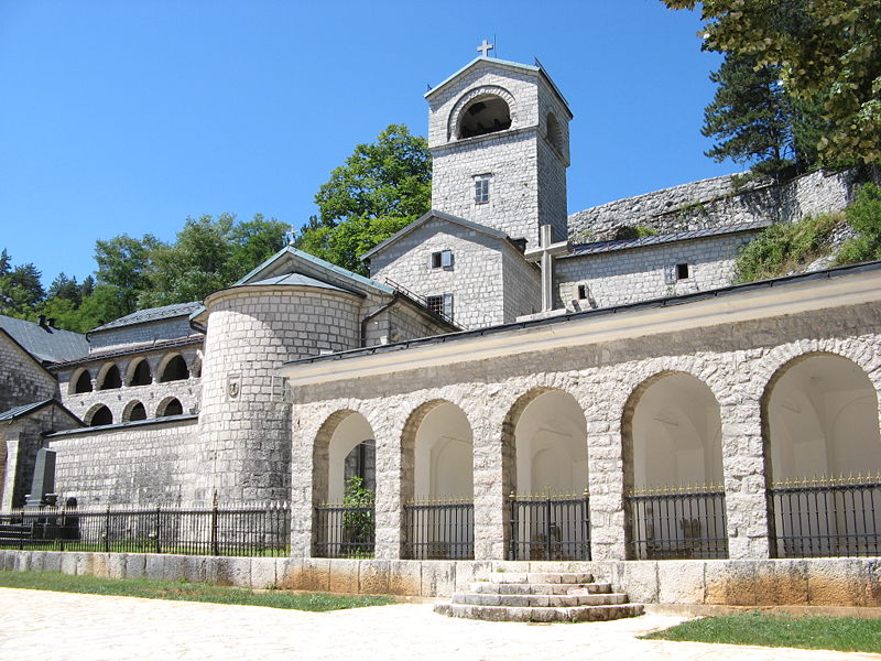 Monastère de Cetinje, siège de la Métropole de l'Eglise serbe du Monténégro  et du littoral © wikipedia Koroner CC BY-SA 3.0