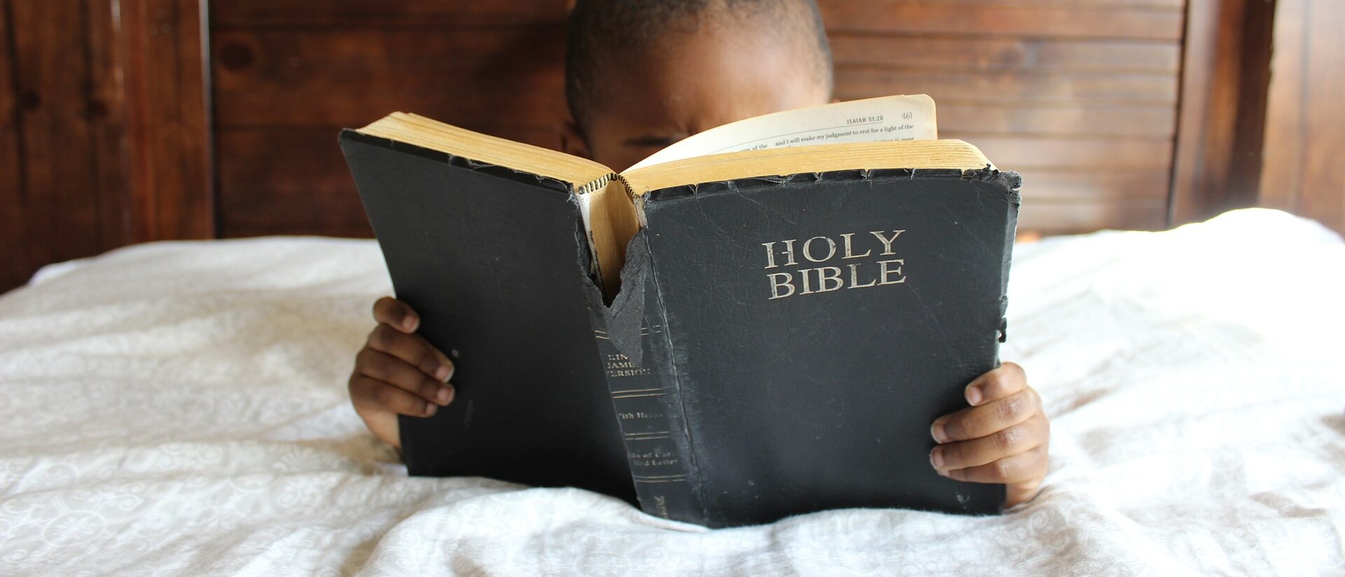 Des associations s'efforcent de rendre la Bible accessible à tous (Pixabay.com)