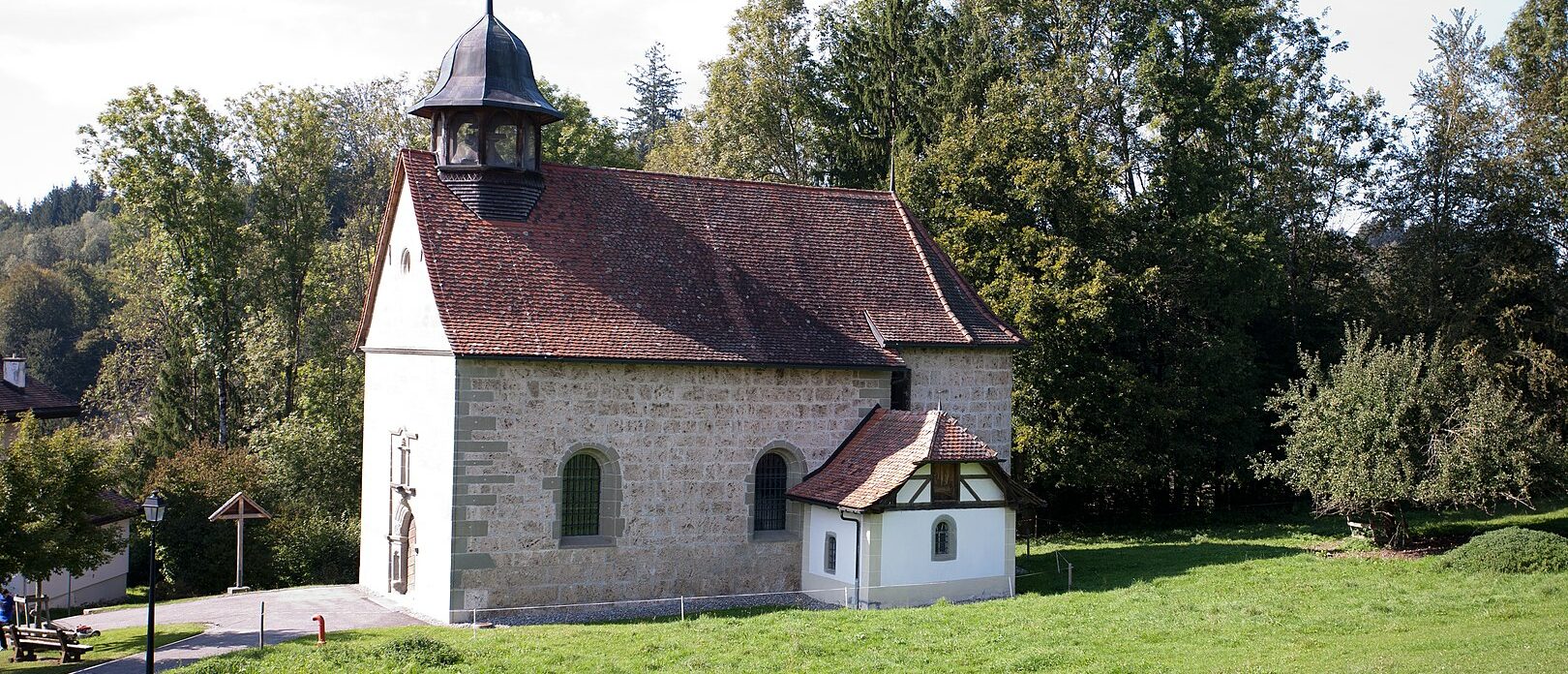 La chapelle Notre-Dame de Posat a été construite au XVIIe siècle | © FotoRots.ch/Wikimedia Commons/CC BY-SA 3.0