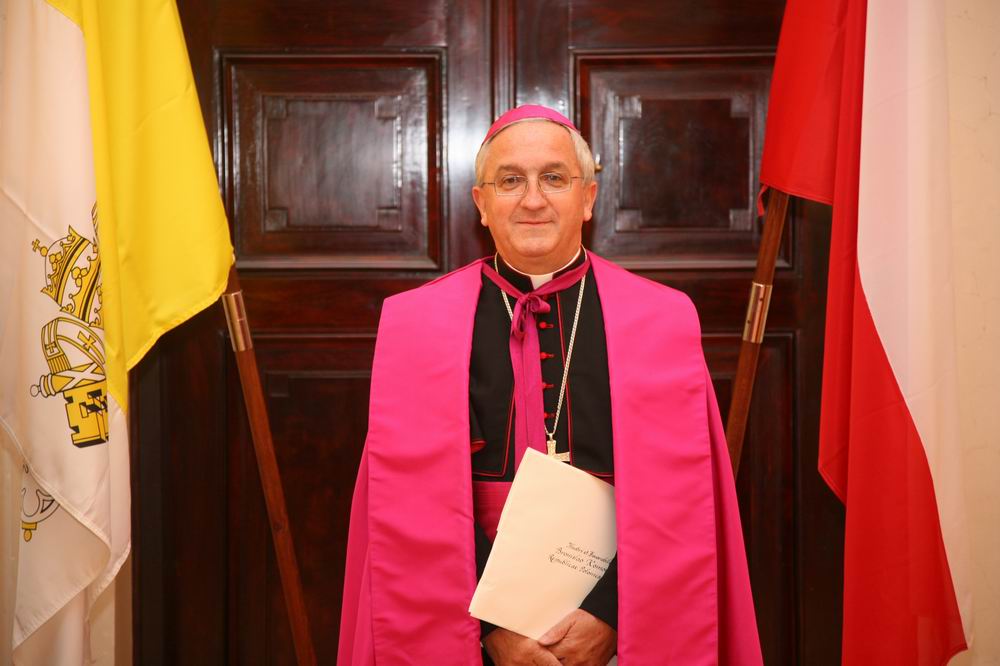  Mgr Migliore parle, outre l'italien, français, anglais, espagnol, portugais et polonais. Il est par ailleurs archevêque titulaire de Canosa, une région des Pouilles, au sud de l’Italie | © commons.wikimedia.