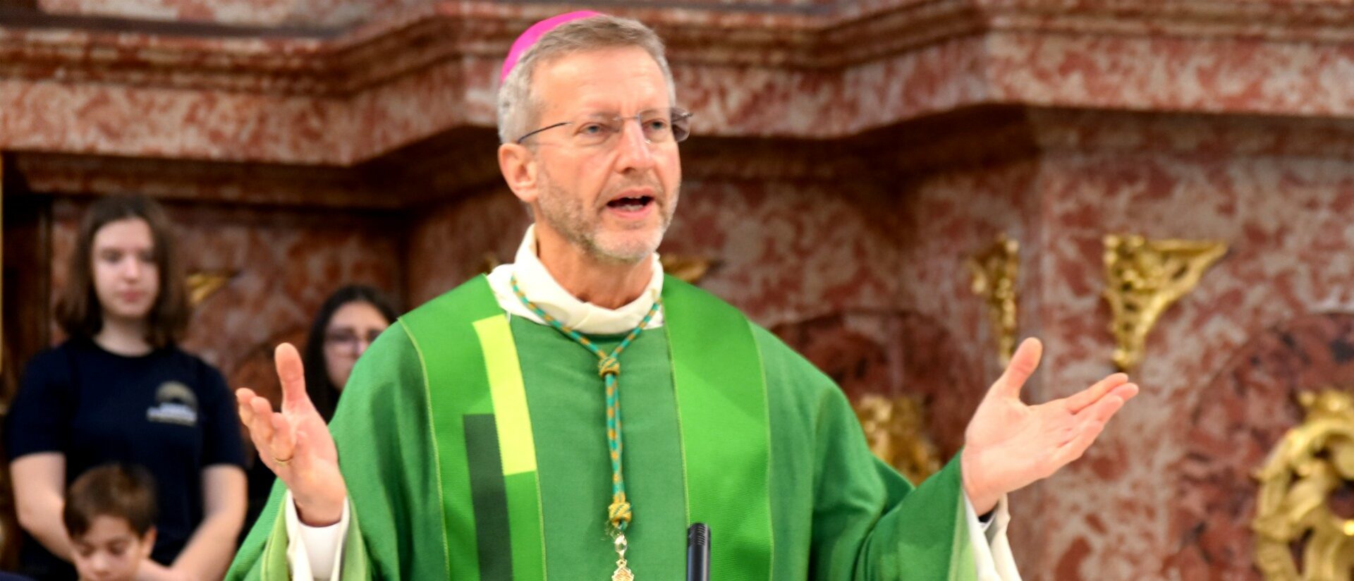 Mgr Alain de Raemy, 'évêque des jeunes' pour la Suisse | © Jacques Berset