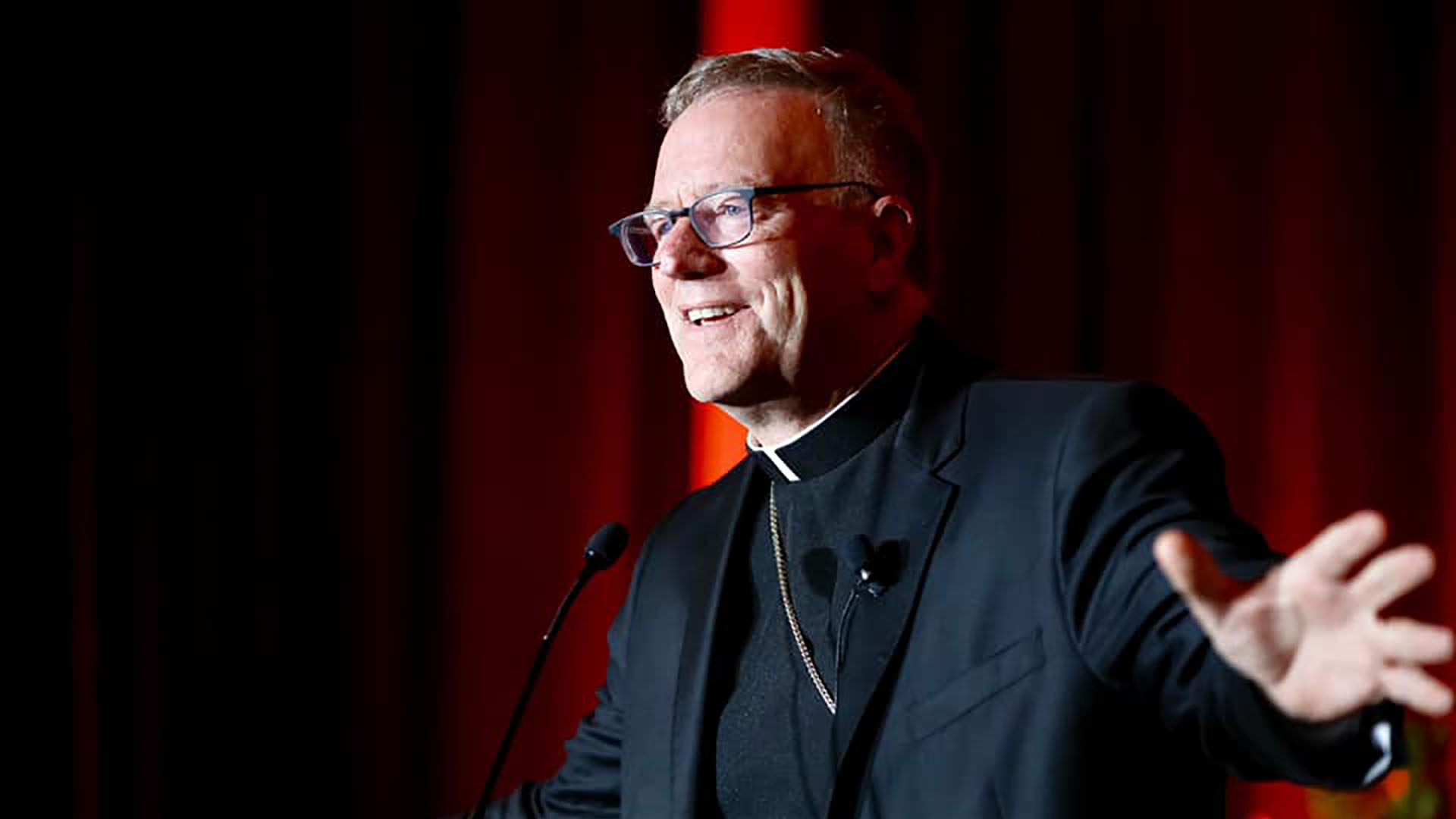 Mgr Robert Barron est très actif sur Facebook, YouTube et Twitter, où il compte près de deux millions de followers | DR