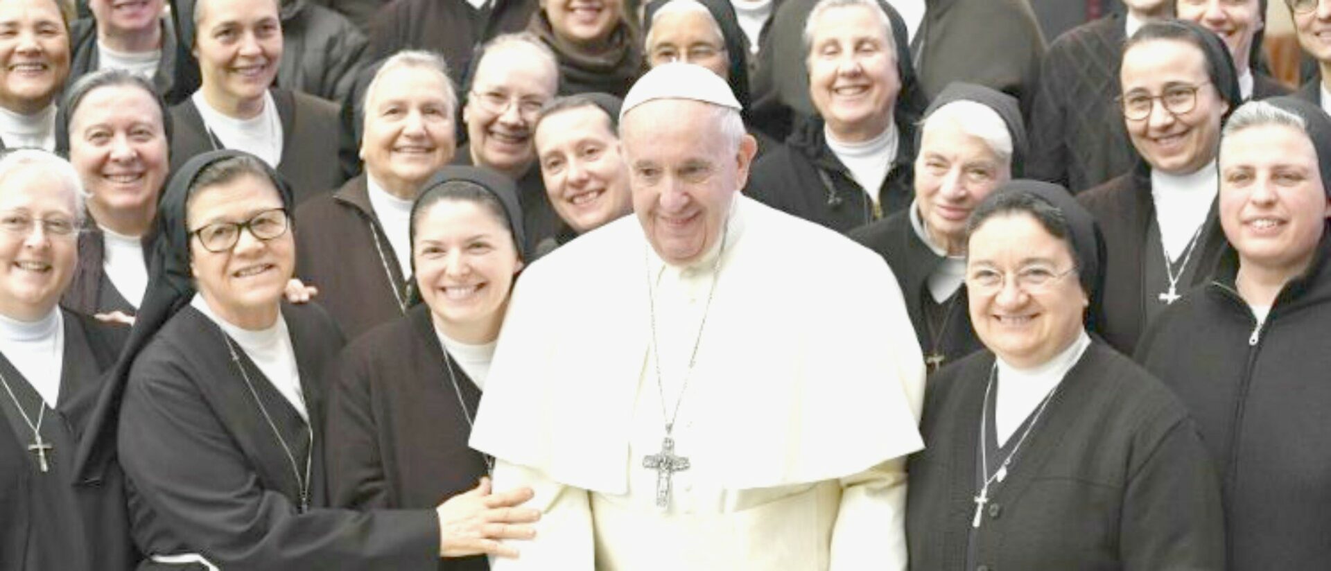 Le pape François entouré de religieuses lors de l'audience générale du 5 février 2020 | © Vatican 