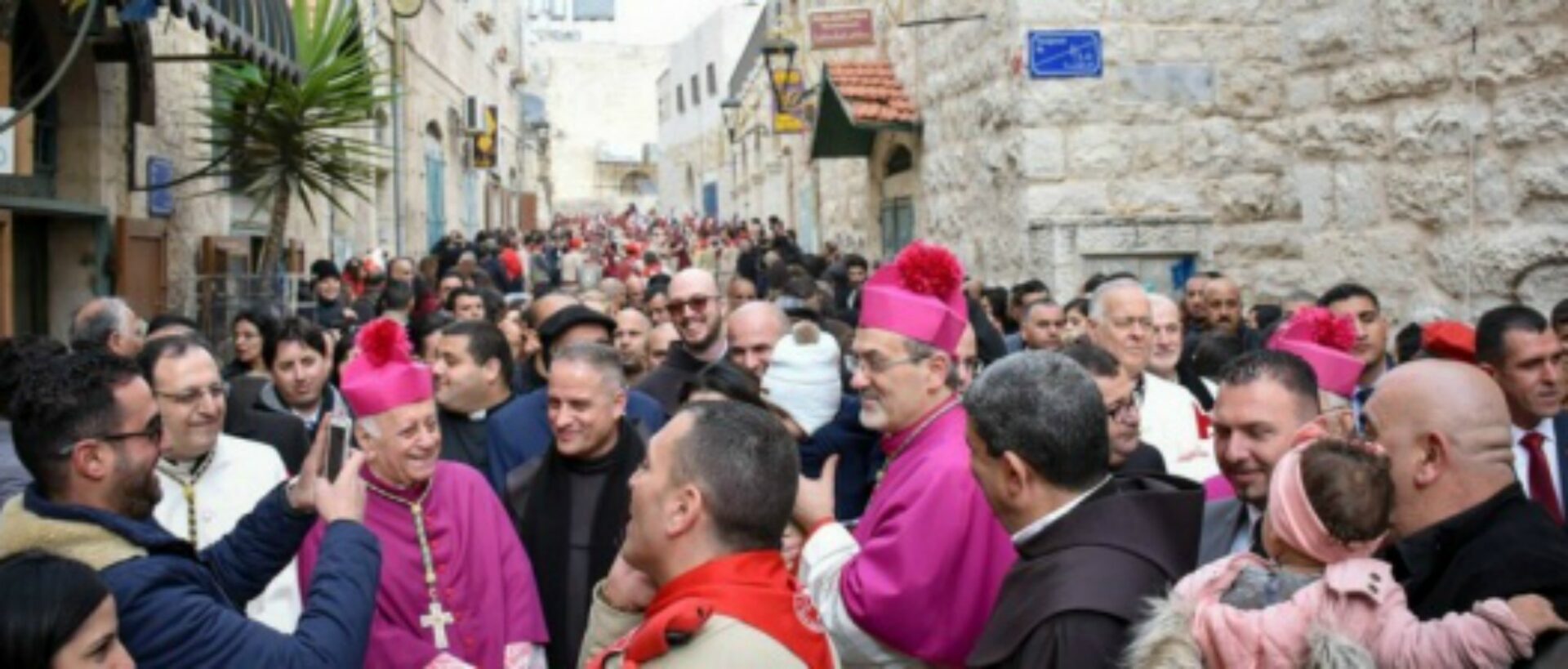 Mgr Pierbattista Pizzaballa, administrateur apostolique du Patriarcat latin de Jérusalem (à droite sur la photo)  | © Latin Patriarchate