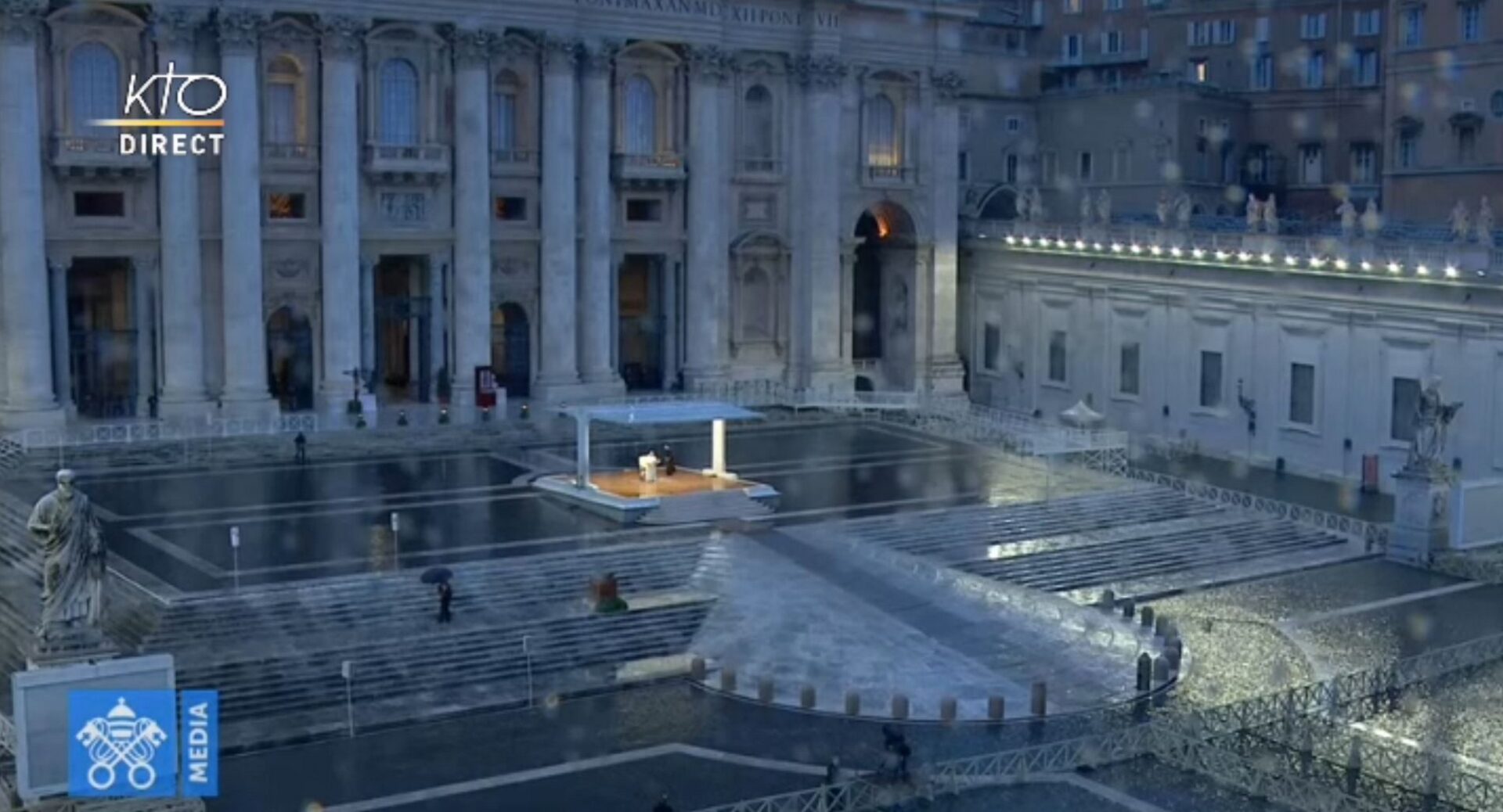 Sous une pluie battante  le pape a donné sa bénédiction 'à la Ville et au monde' | capture d'écran Vatican Media