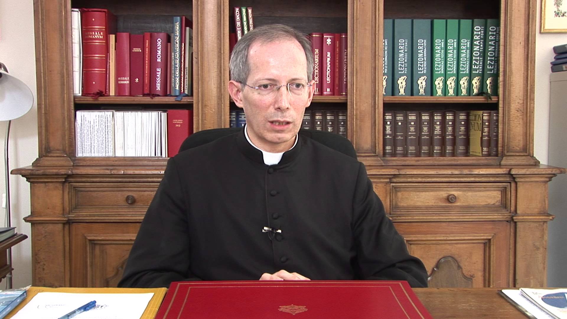 Mgr Guido Marini, cérémoniaire du pape, a été nommé évêque de Tortona  | | capture d'écran 