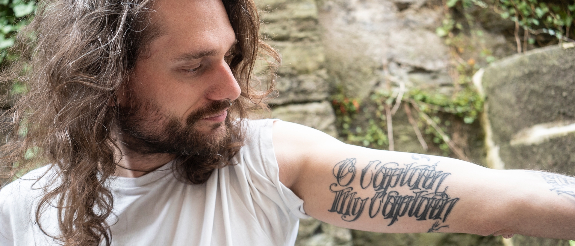 Pour Claude Bachmann, ses tatouages sont son credo | © Vera Rütimann