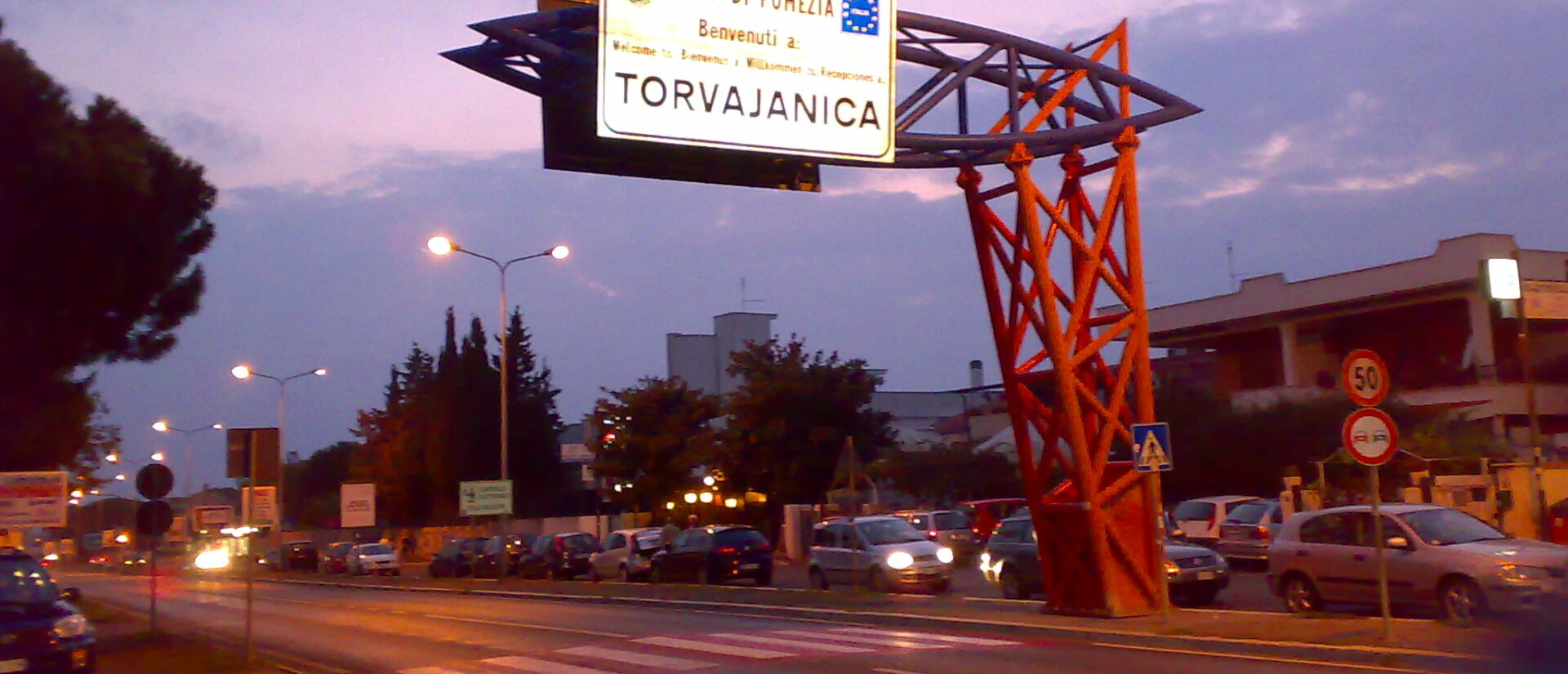 Les personnes transsexuelles aidées par le pape travaillent sur les routes de Torvaianica | © Andy90/Wikimedia/CC BY-SA 3.0