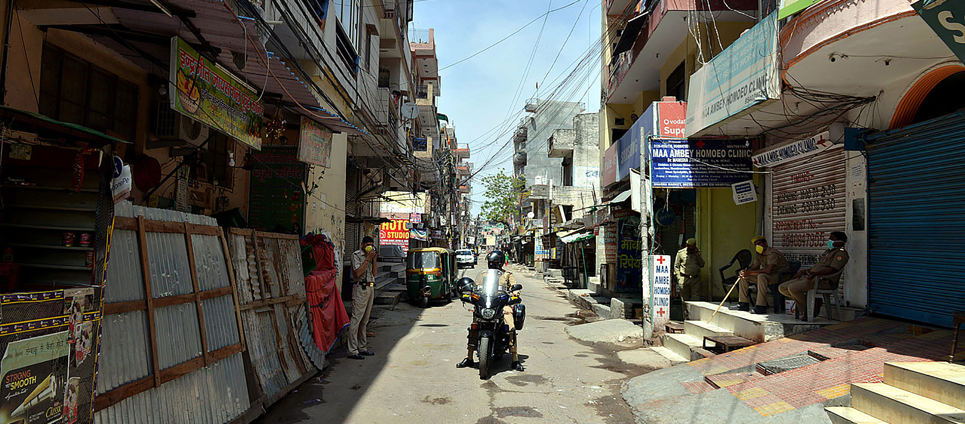 Le couvre-feu strict décrété en Inde a renvoyé 1,3 milliards de personnes à la maison | © Keystone