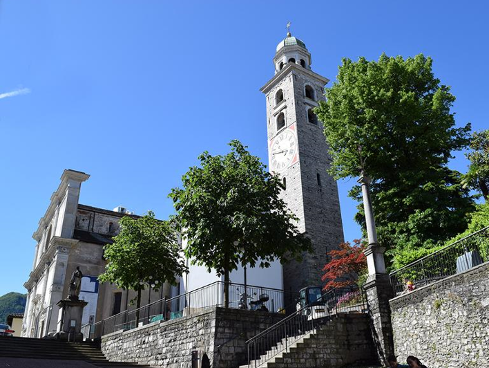 La cathédrale Saint-Laurent (San Lorenzo) domine le lac de Lugano. Crédit : DR