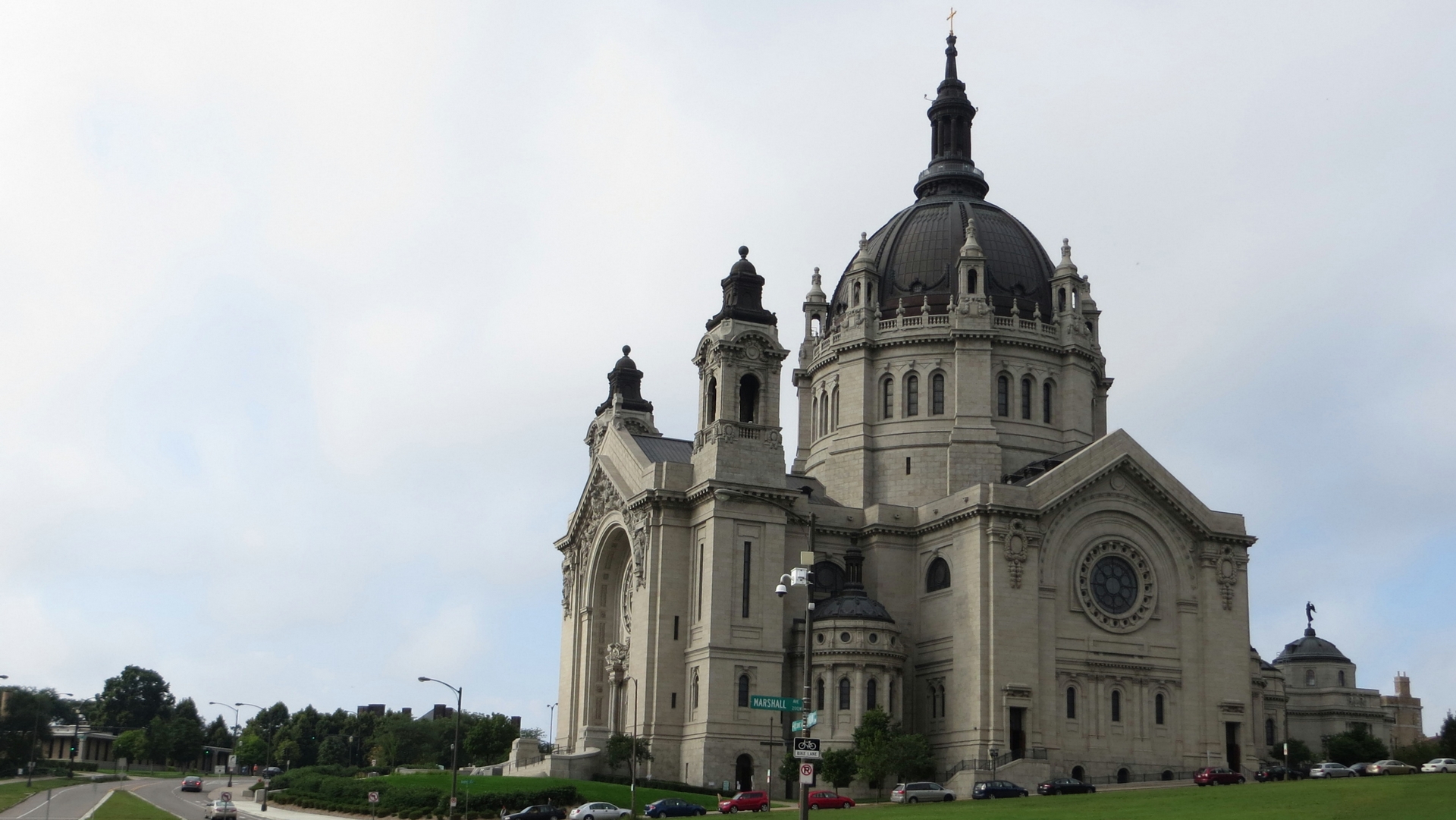La cathédrale St-Paul de Minneapolis peut accueillir des milliers de personnes| wikimedia commons Nheyob CC-BY-SA 4.0