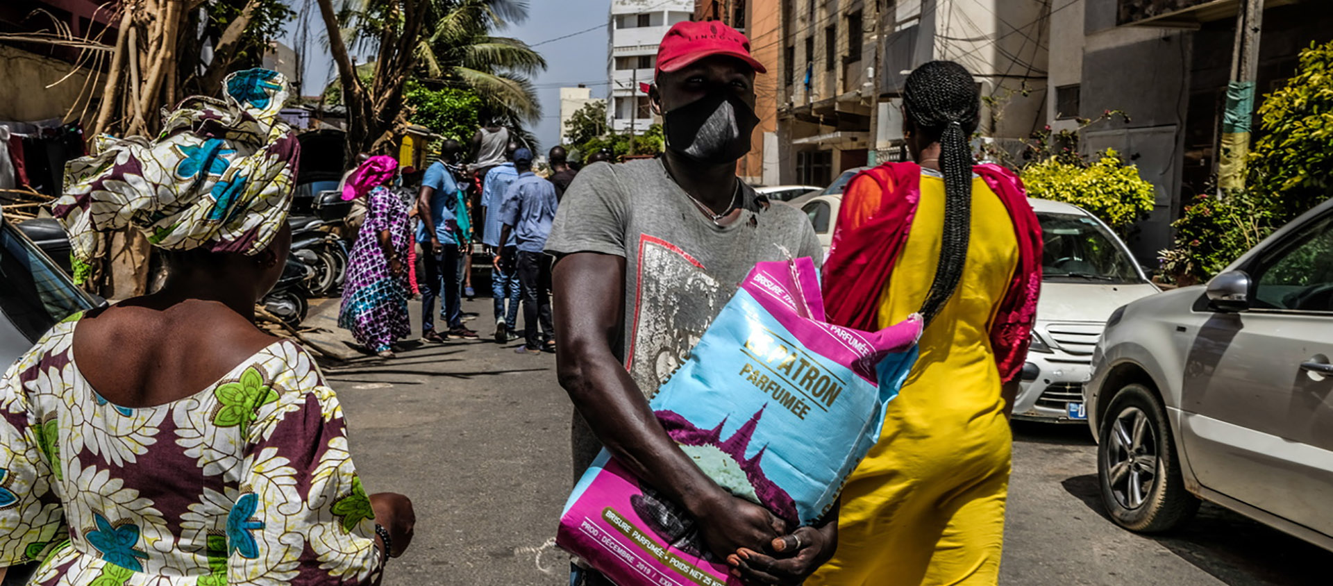 Le couvre-feu, entre 23h et 6h du matin a été décrété le 23 mars 2020 au Sénégal. Le port du masque est obligatoire à l'extérieur | © Keystone