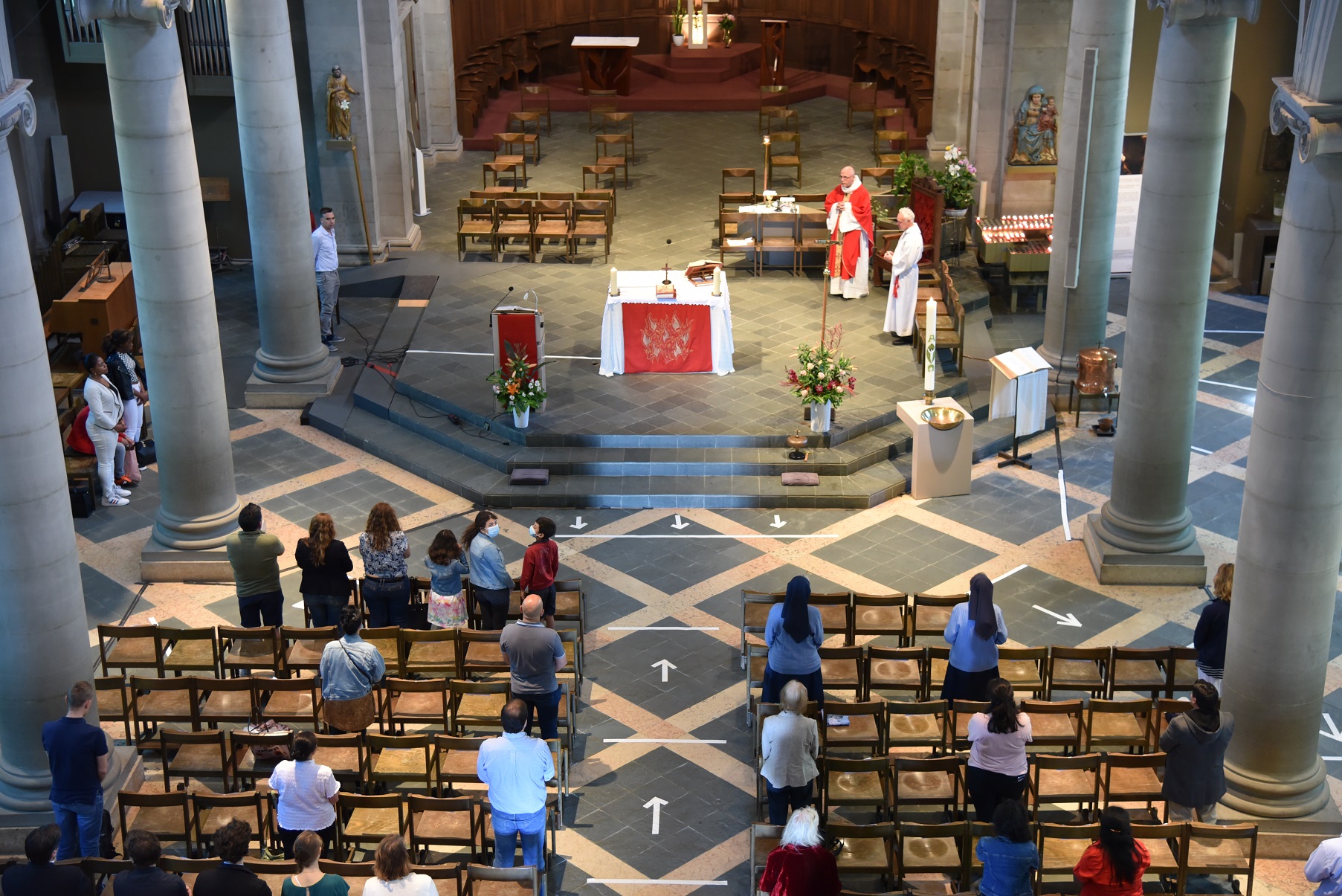 La messe de reprise à la basilique Notre-Dame de Lausanne, le 31 mai 2020: une Pentecôte particulière © Bernard Litzler 