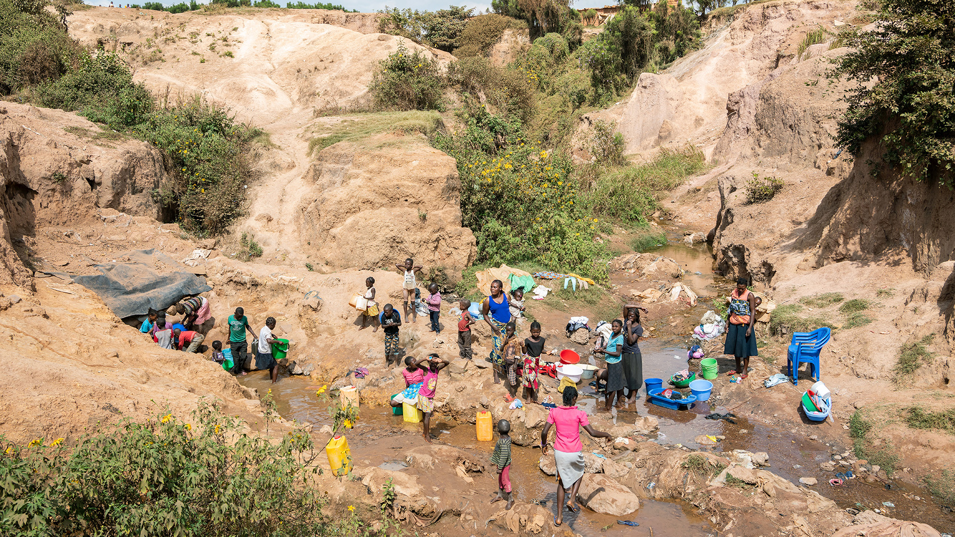 RDC: mare à Luilu, un quartier de la ville minière de Kolwezi. Ci-contre, la mine de Glencore KCC | © Action de Carême/Meinrad Schade