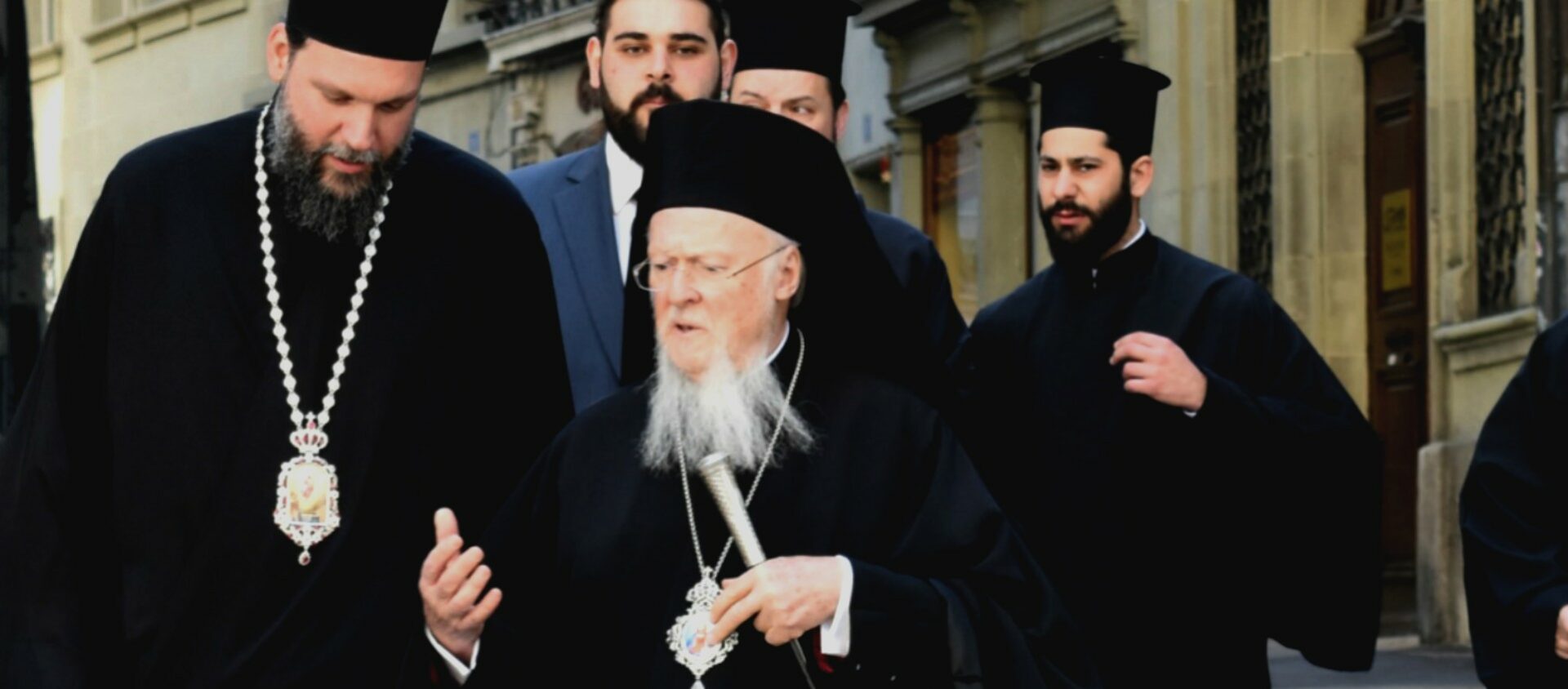 Le patriarche Bartholomée de Constantinople (au centre de la photo) veut une manière uniforme de distribuer la sainte communion  | © Jacques Berset