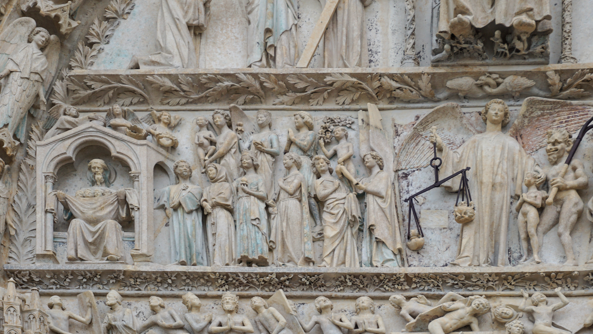 Cathédrale de Bourges, les élus entrent dans le paradis |© Maurice Page 