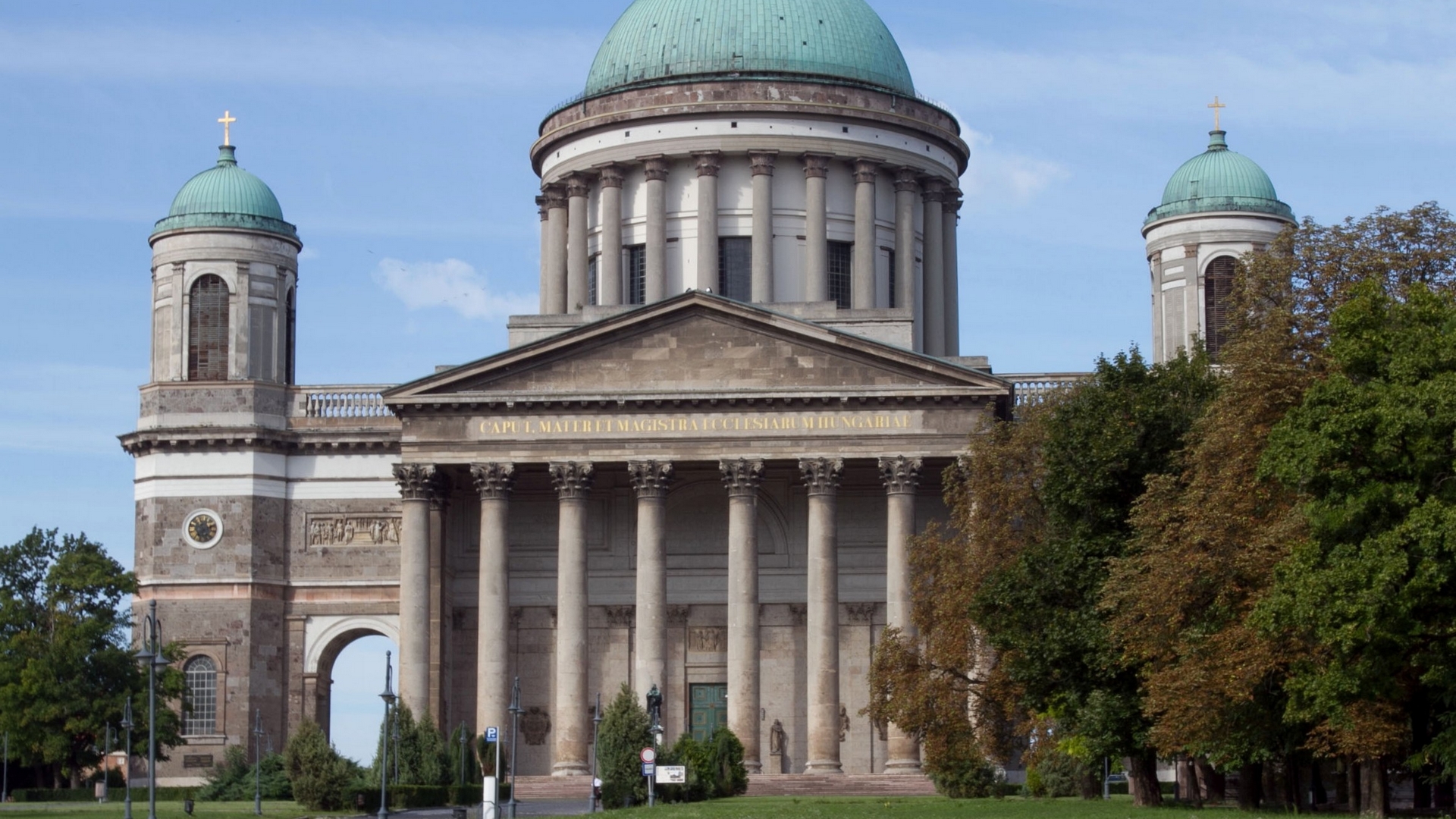 La cathédrale d'Esztergom est le siège du primat de Hongrie |  flickr Ramón Cutanda López CC BY-SA 2.0