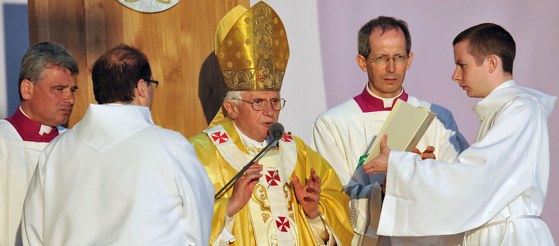 "Le véritable travail de la théologie consiste à entrer dans la Parole de Dieu", Benoît XVI | © Mazur/www.thepapalvisit.org.uk/CC BY-NC 2.0