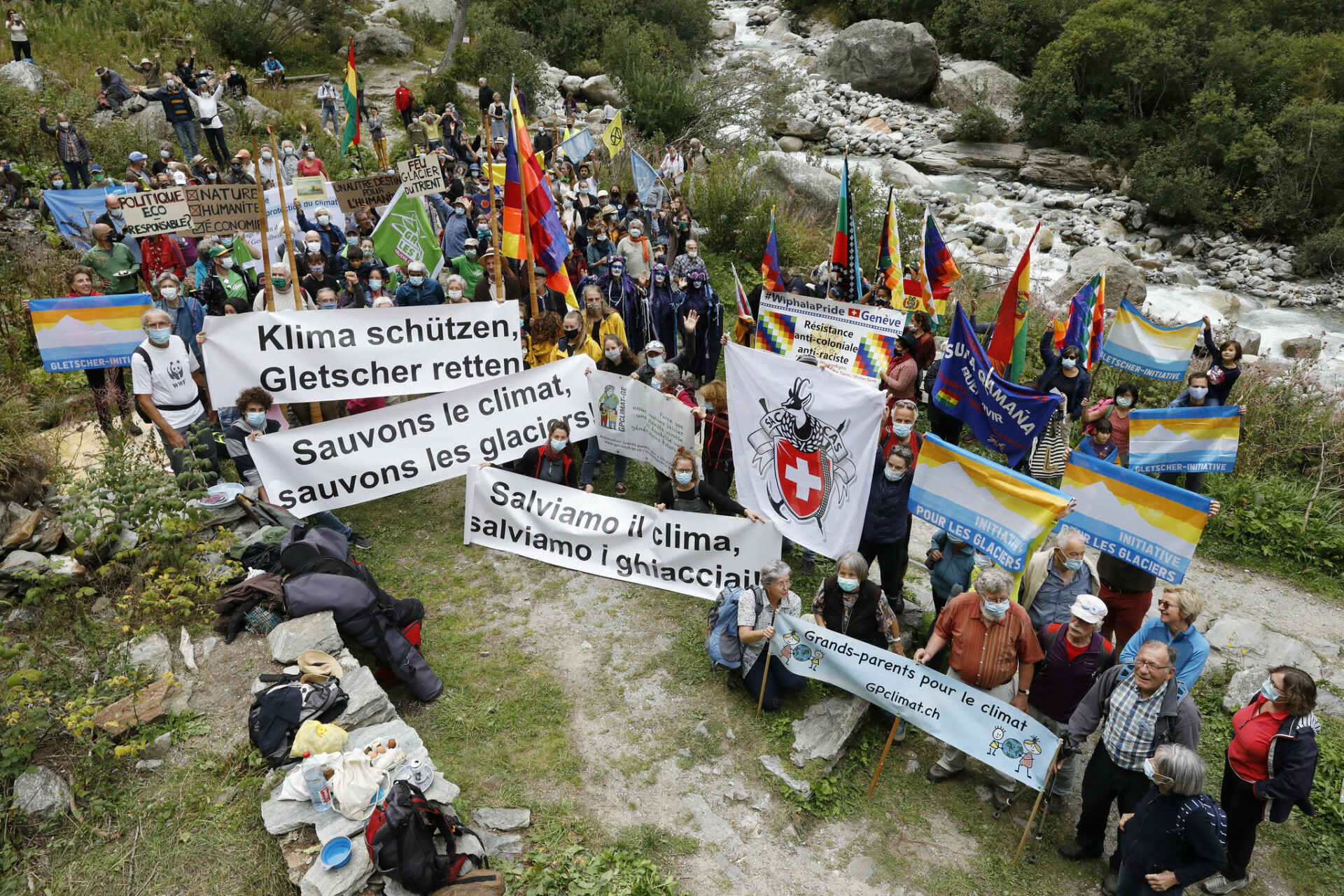 Plus de 200 personnes ont assisté à la cérémonie de commémoration pour les glaciers, le 6 septembre  au pied du glacier du Trient (VS) | © L'Alliance Climatique