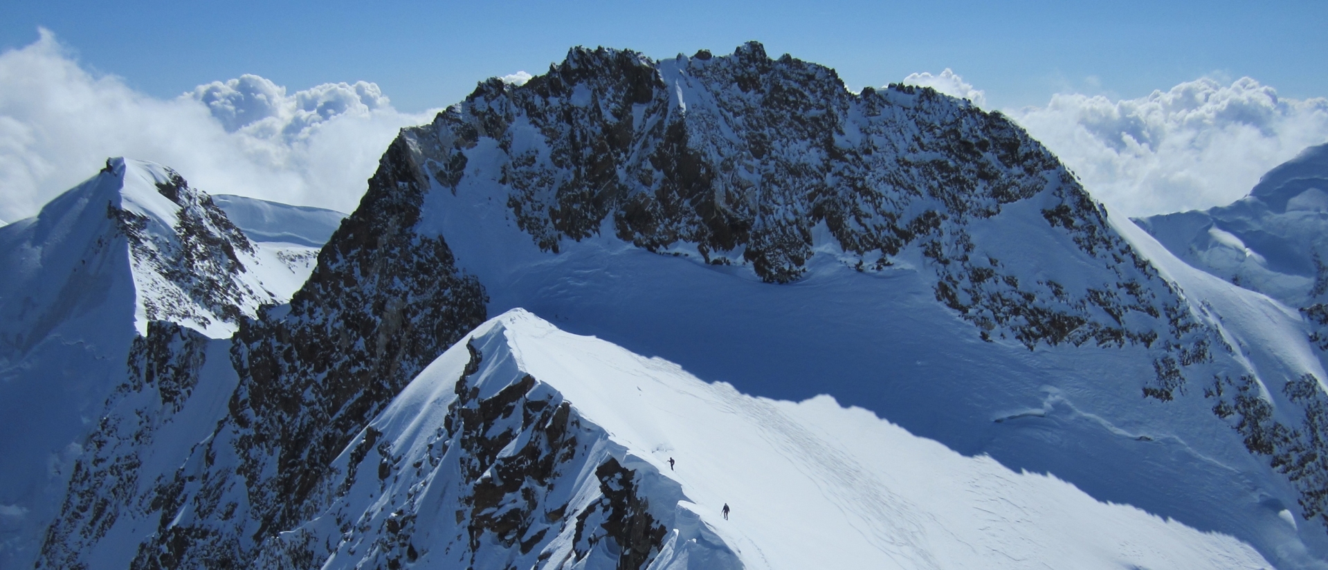 La Pointe Dufour à 4'634 mètres est le  plus haut sommet de Suisse |  wikimedia commons  Camptocamp.org CC BY-SA 3.0