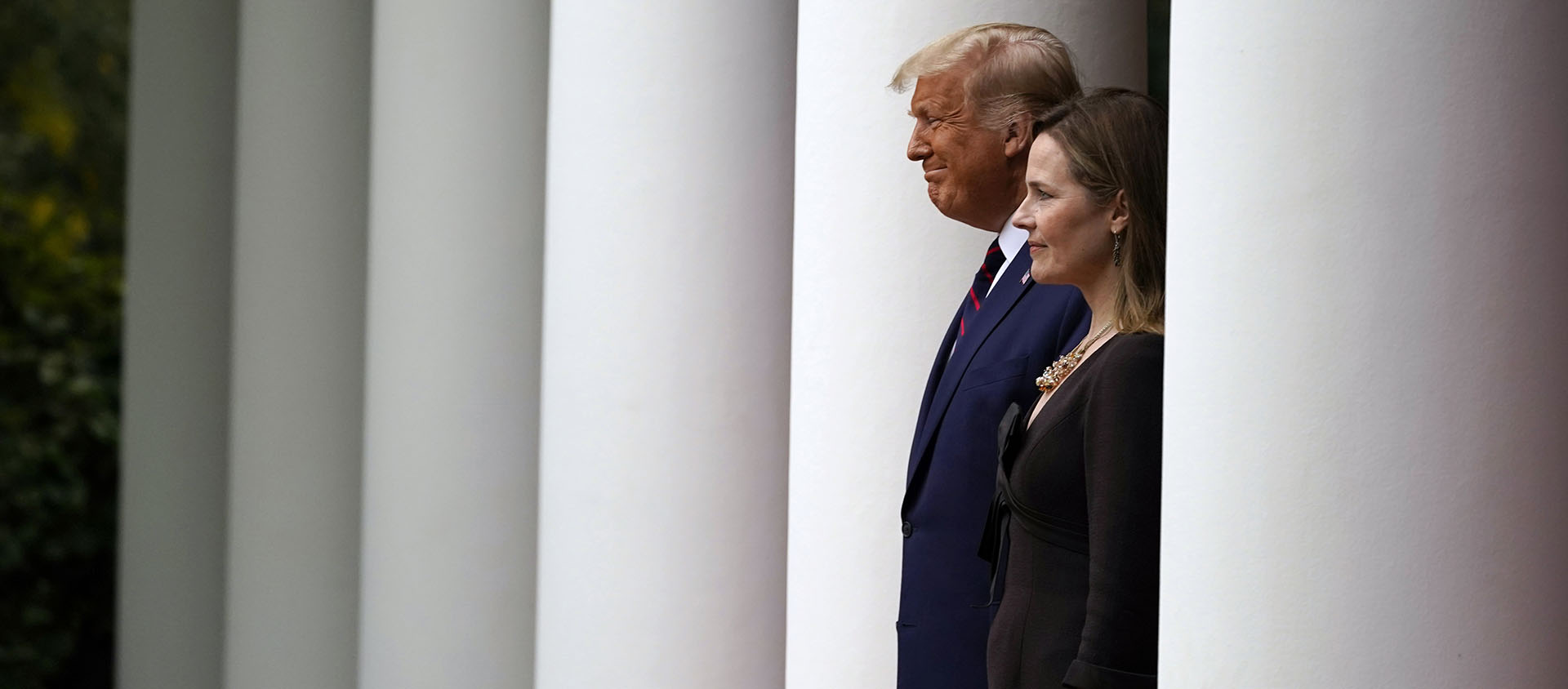 Le président Donald Trump avec le juge Amy Coney Barrett, lors d'une conférence de presse annonçant sa nomination comme juge à la Cour suprême, le 26 septembre 2020 à Washington | © Keystone
