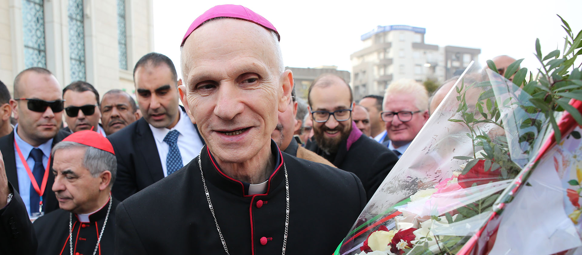 Mgr Paul Desfarges, ici en 2018, lors de la béatification des martyrs d'Algérie à la mosquée d'Oran, vit depuis 50 ans en Algérie | © Bernard Hallet