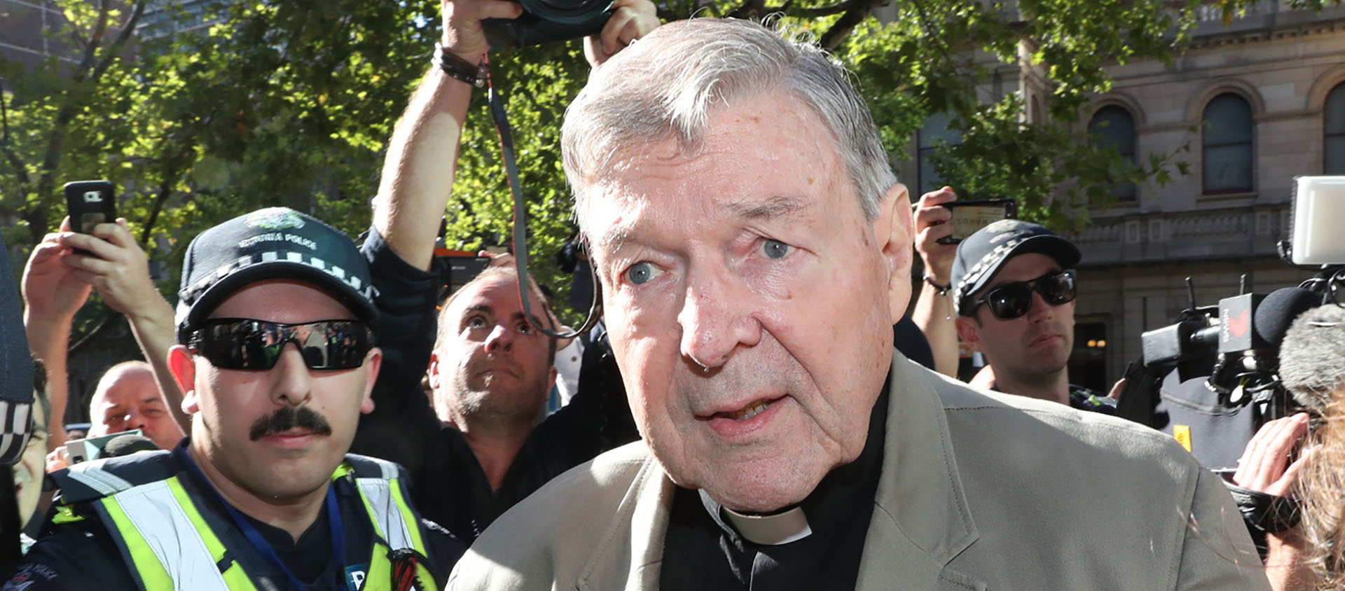 Le cardinal Angelo Becciu a, selon la presse italienne, financé des témoins contre George Pell pendant son procès en Australie | © Keystone