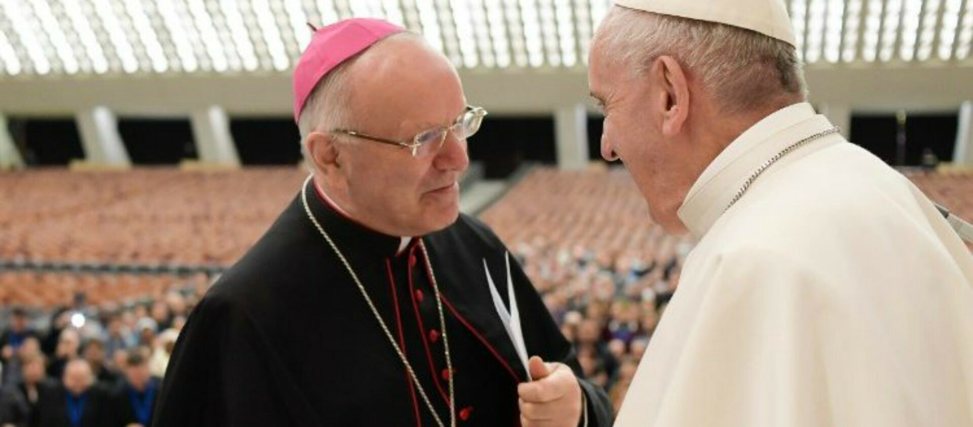 Mgr Nunzio Galantino, directeur de l’Administration du patrimoine du siège apostolique (APSA), avec le pape François | © Vatican media
