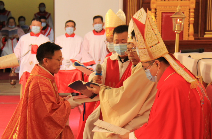 Ordination épiscopale du Père Thomas Chen Tianhao à Qingdao, en Chine | 