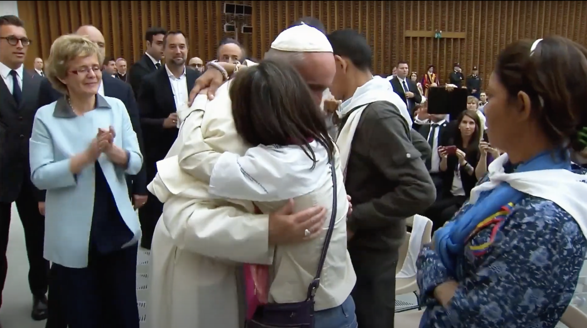 Dans le documentaire «Dancing at the Vatican», le pape François se bat pour les personnes atteintes de la maladie de Huntington | © Dancing At The Vatican Youtube