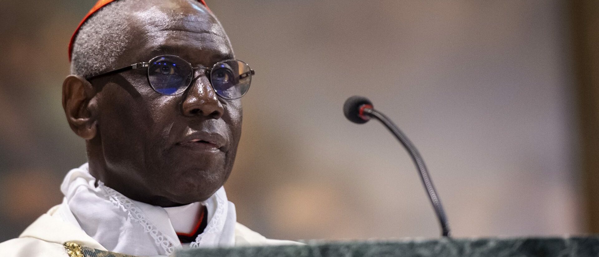 Le cardinal Robert Sarah a signé le décret | © Antoine Mékary