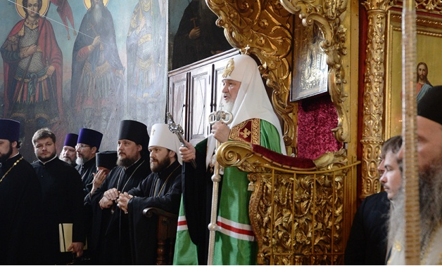 En juin 2013, le Patriarche Cyrille a visité le monastère russe Saint-Pantéléimon du Mont Athos. A sa droite, le métropolite Hilarion | mospat