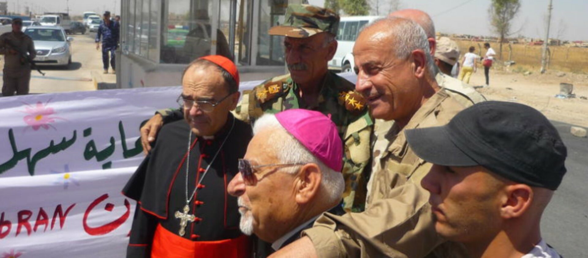 Juillet 2017  Le cardinal Barbarin à Qaraqosh avec Mgr Petros Mouché, archevêque syriaque catholique de Mossoul et Qaraqosh  | © rcf.fr