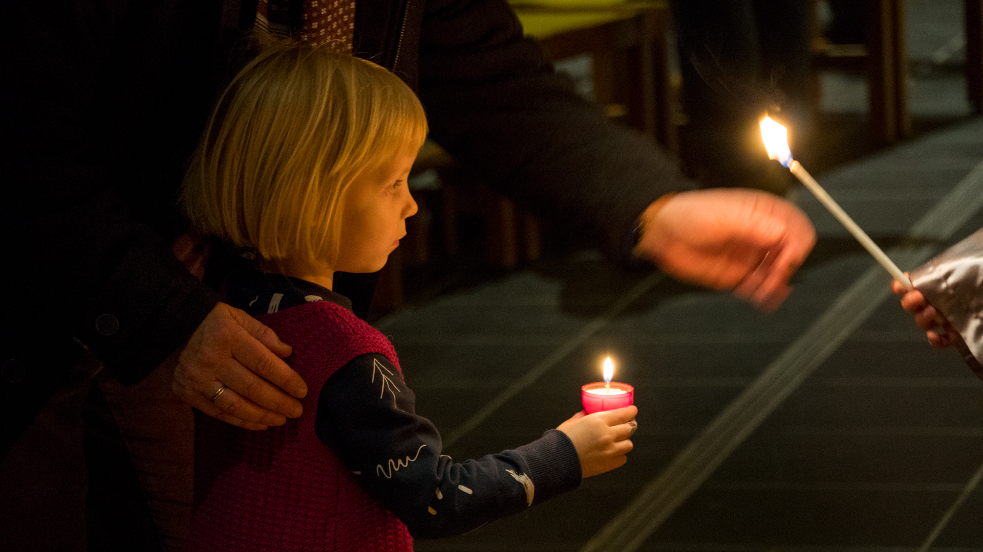 La Lumière de la Paix  transmise à l'église Saint Paul à Fribourg | Maurice Page