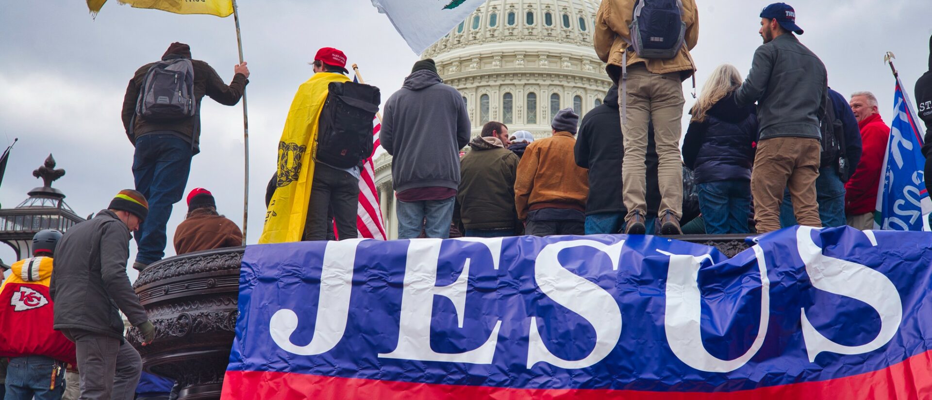 Certains manifestants du Capitole arboraient des slogans mentionnant Jésus | © Brett Davis/Flickr/CC BY-NC 2.0