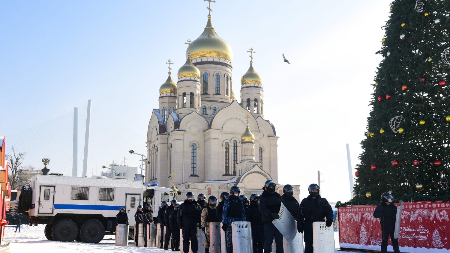 Face aux policiers anti-émeutes à Vladivostok, le 31 janvier 2021, les manifestants ont de nouveau demandé la libération de l’opposant Alexei Navalny | © Vatnews