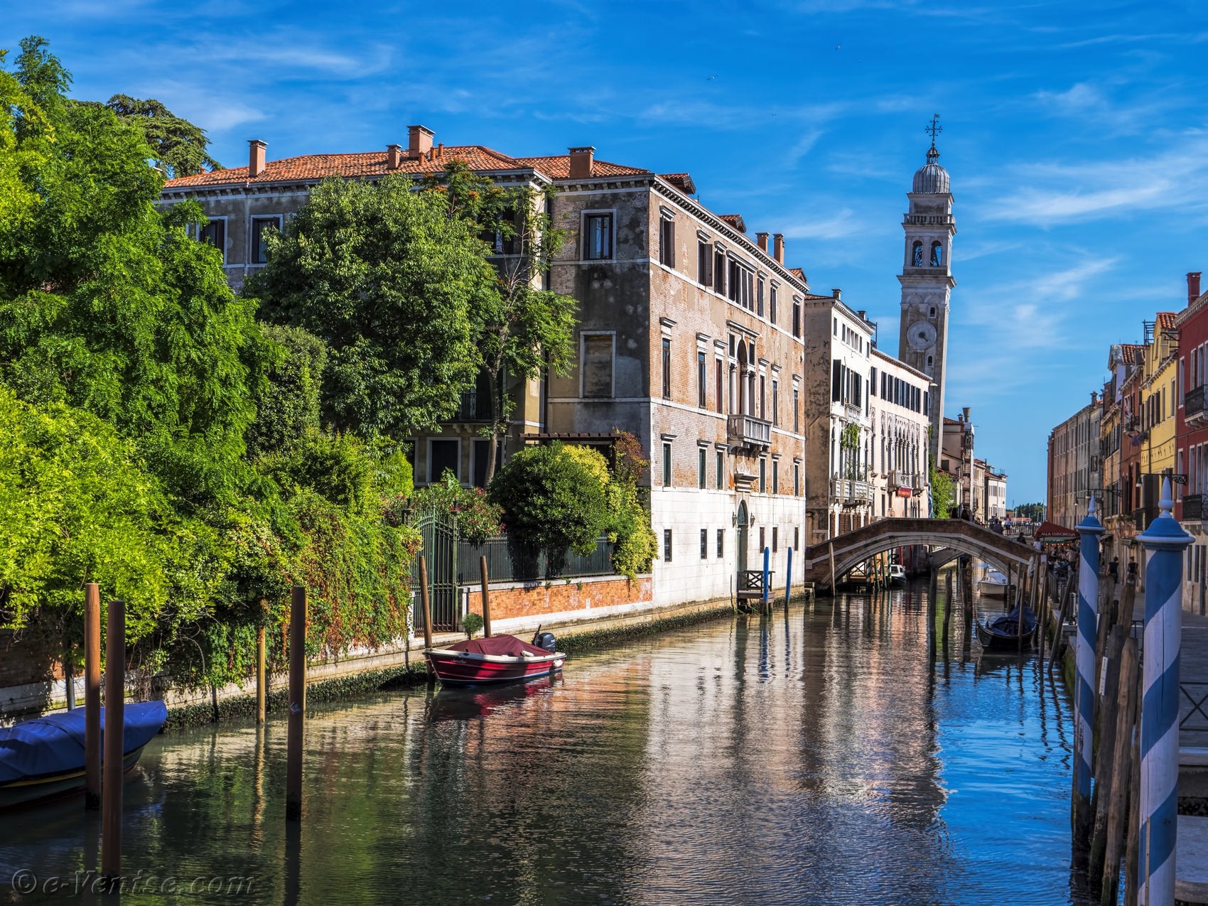 Le campanile de l'église San Giorgio dei Greci, à Venise s'est incliné au cours des siècles  | DR 