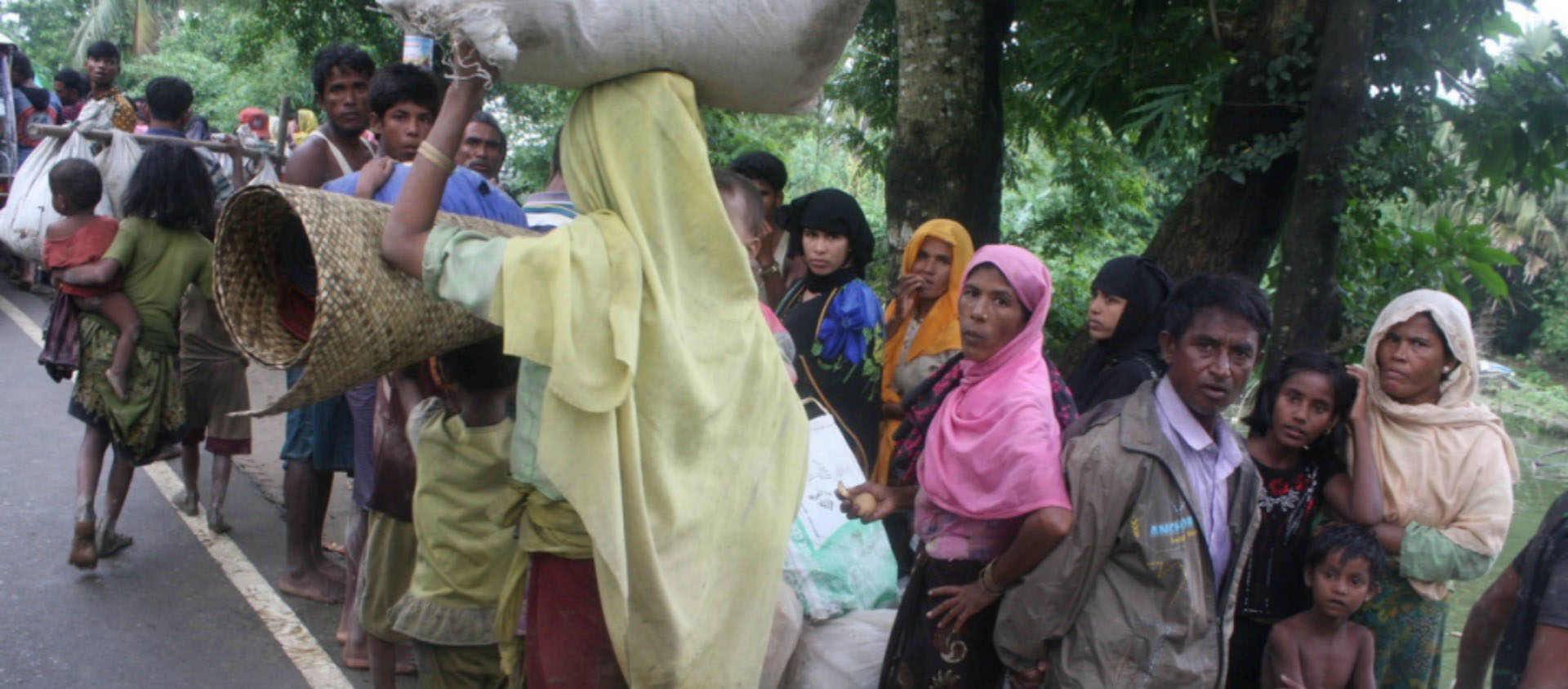 Des réfugiés rohingyas rejoignent la région d’Ukhiya au Bangladesh, après avoir traversé la frontière depuis l’Etat de Rakhine, au Myanmar | © HCR Vivian Tan