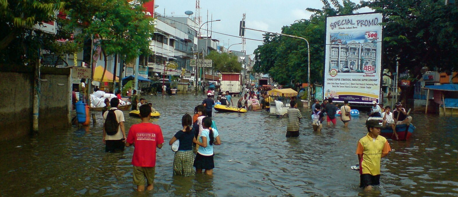 Le cyclone Seroja a provoqué des inondations massives en Indonésie | (photo: inondations à Jakarta en 2007) © Charles Wiriawan/Flickr/CC BY-NC-ND 2.0