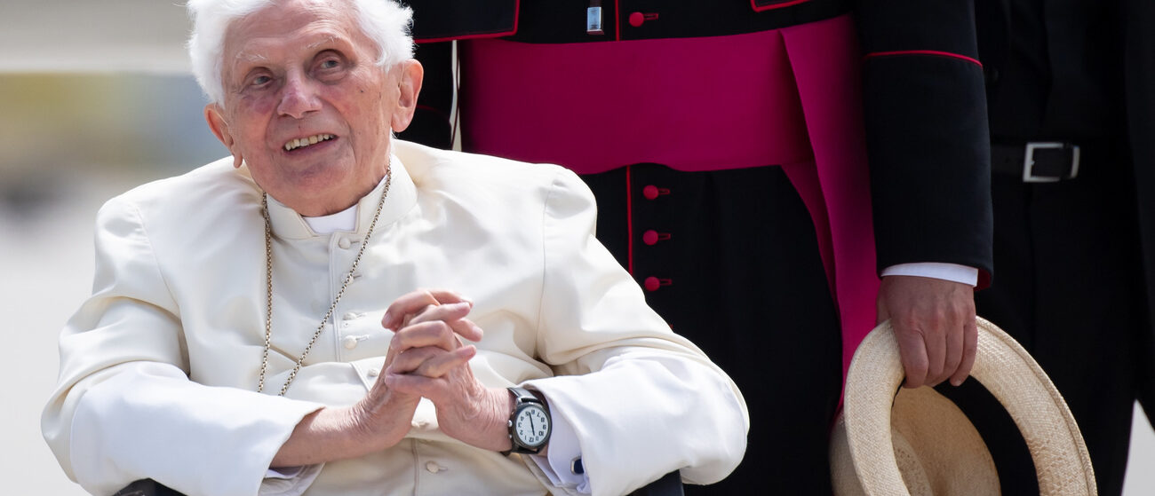 Le pape émérite Benoît XVI est allé visiter son frère mourant, en juin 2020, en Bavière | © KEYSTONE/DPA/Sven Hoppe