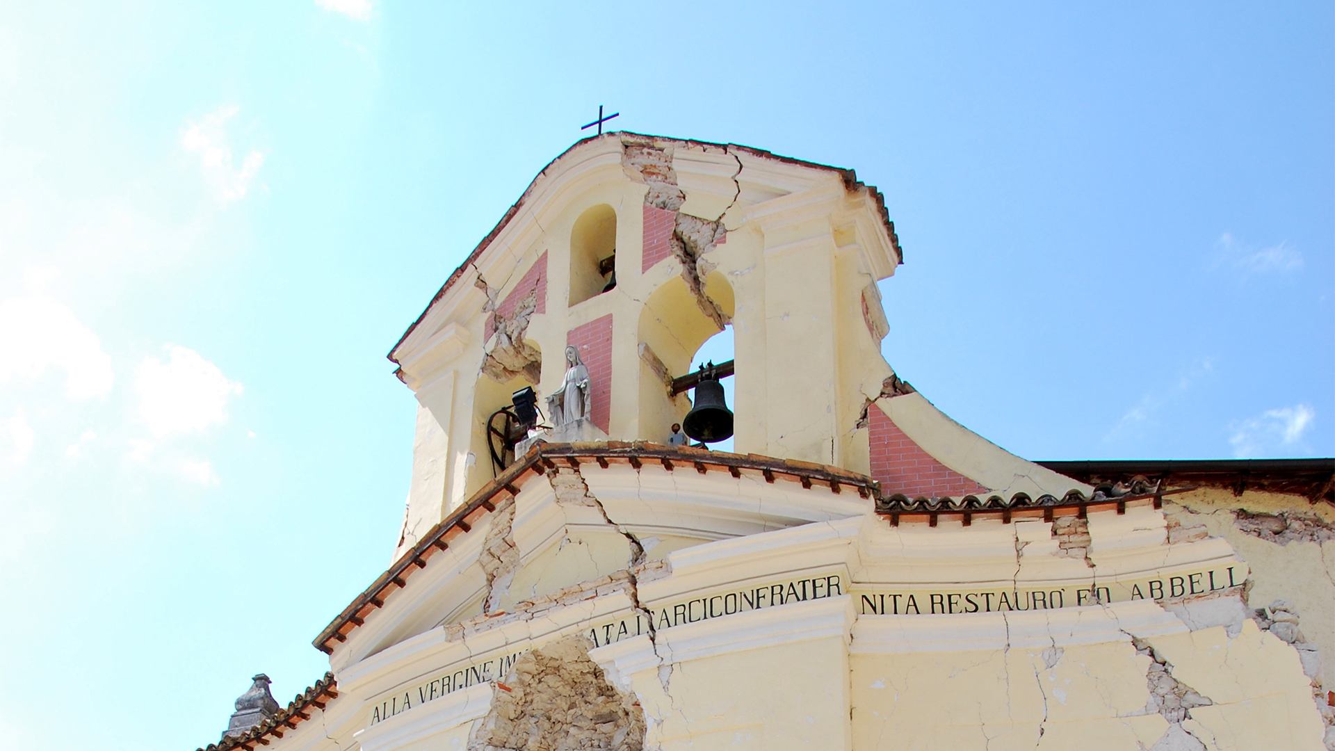 Dans la province de L'Aquila, l'église de Sainte-Marie, à Paganica, endommagée par les tremblements de terre de 2009 | © Flickr - Paolo Di Tommaso- CC BY 2.0