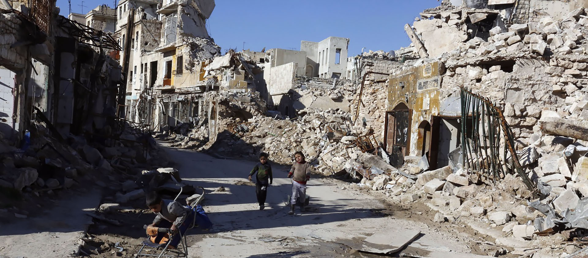 Les ruines d'Alep reprise aux rebelles par l'armée syrienne. La guerre a fait entre 300'000 et 500'000 morts | © Youssef Badawi /eystone