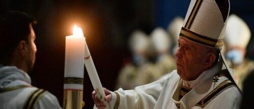 Lors de la Vigile pascale, le pape François a appelé à "parcourir des chemins nouveaux" | © Vatican Media